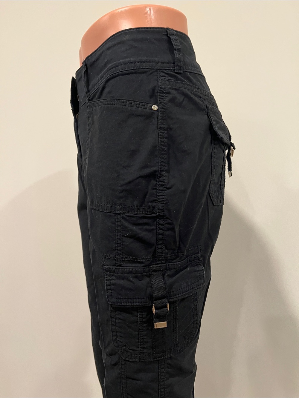 White House Black Market Black Cropped Cargo Pants Size 2 - Picture 3 of 12